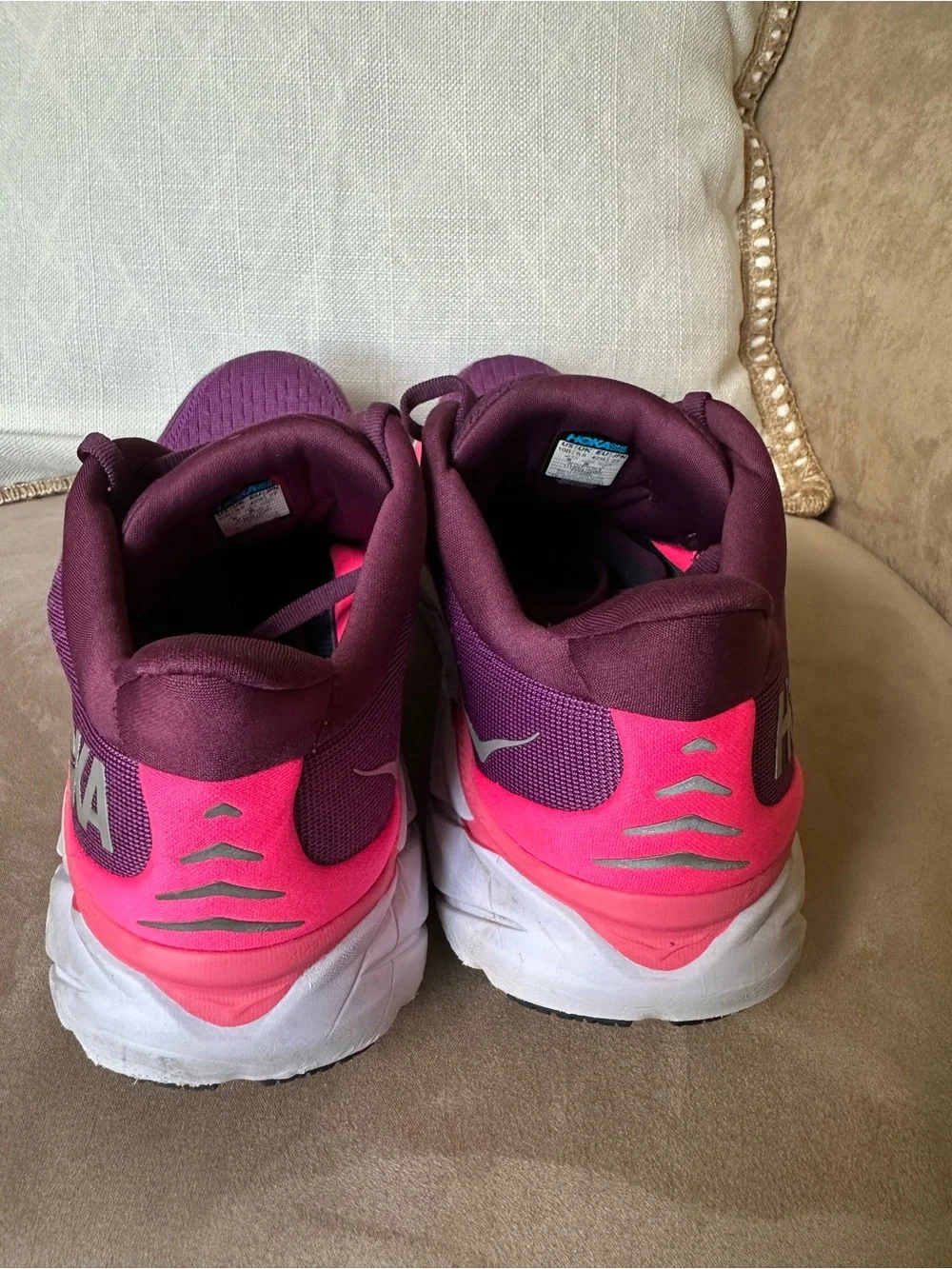 Hoka Women's Clifton 8 Purple and Pink Road Running Shoe size 10